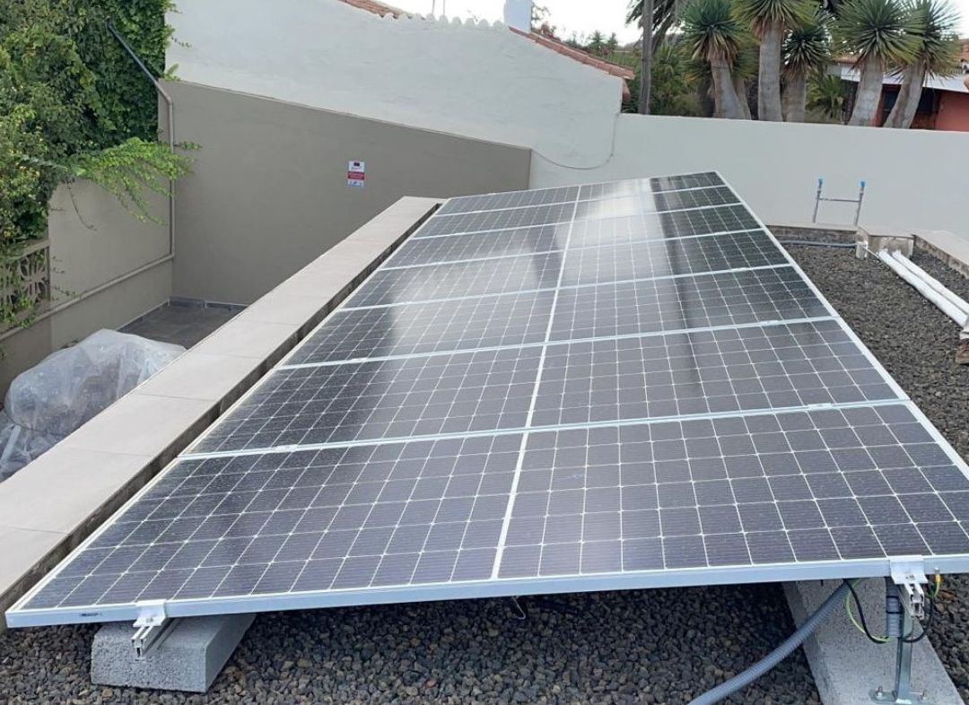 SR Instalación de placas solares en Guamasa