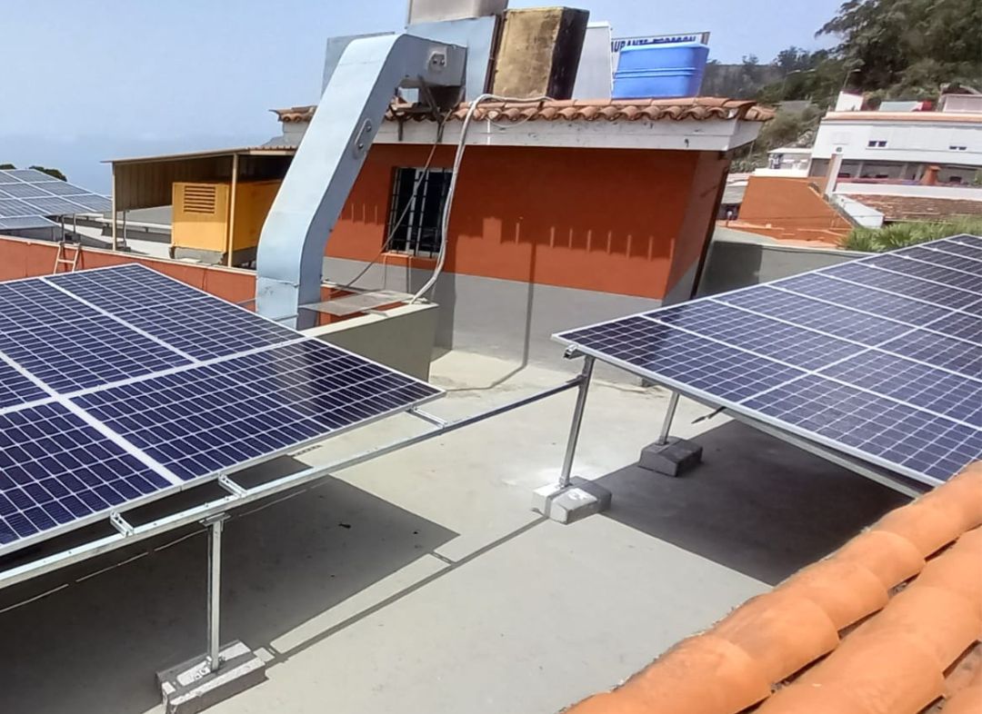 SR Instalación de placas solares en Restaurante Casa Tomás en Tenerife