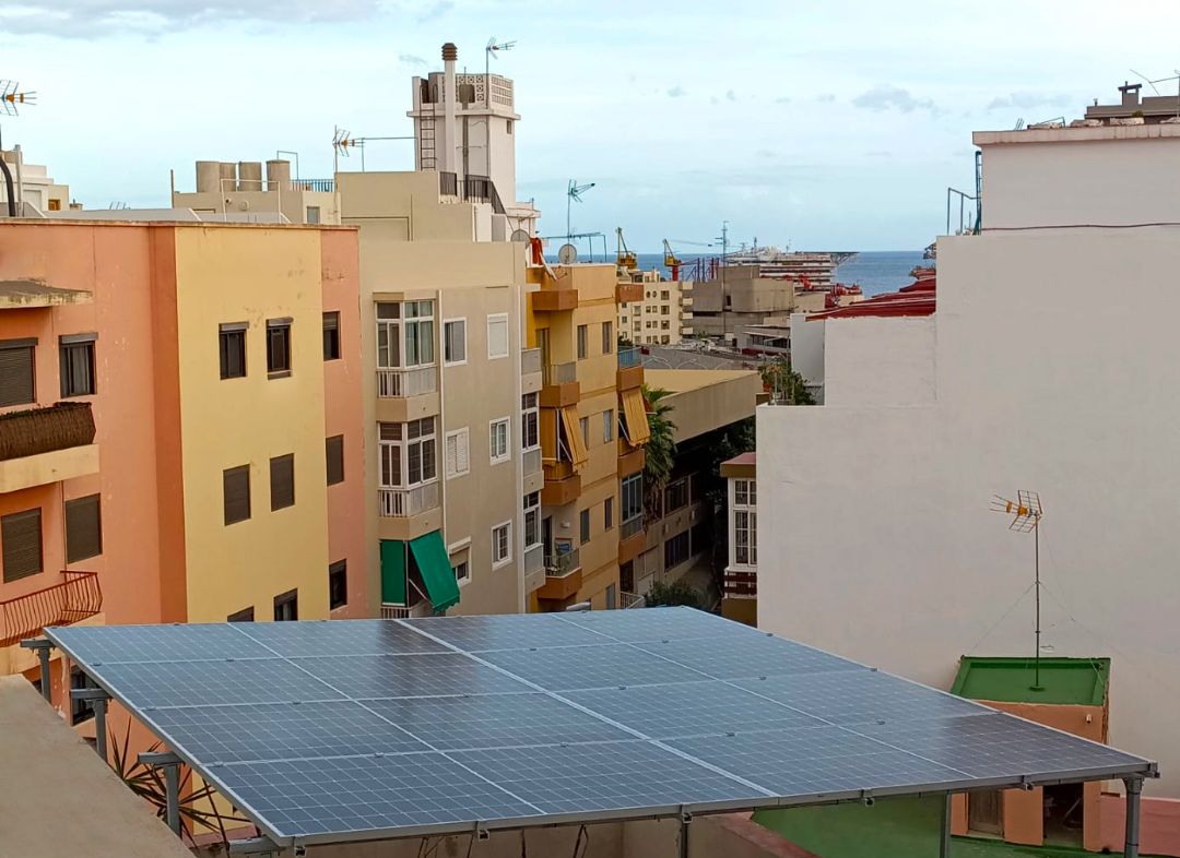 SR Instalación de placas fotovoltaicas en Calle San Sebastián de Santa Cruz de Tenerife